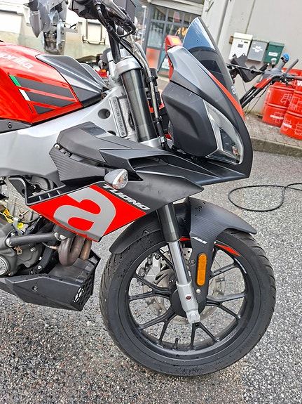 Aprilia RS 125 Tuono 3 of 5