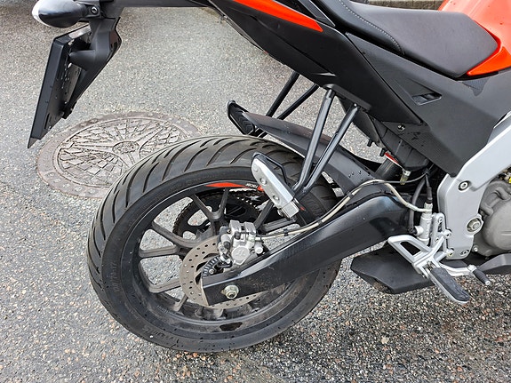 Aprilia RS 125 Tuono 4 of 5