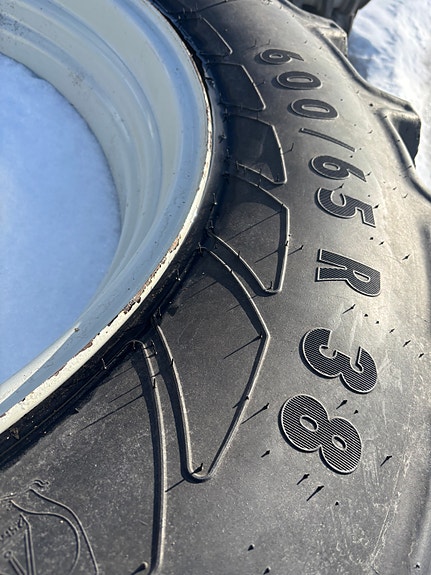 Mitas 480/65R28 og 600/65R38 passer Valtra / MF