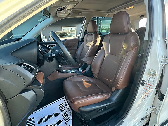 Subaru Forester 10 of 16