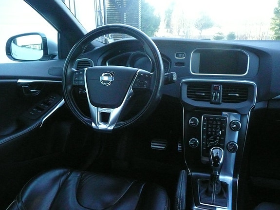 Volvo V40 16 of 30