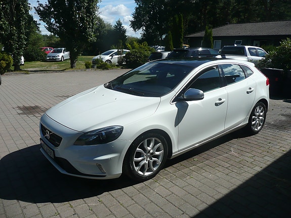 Volvo V40 24 of 30