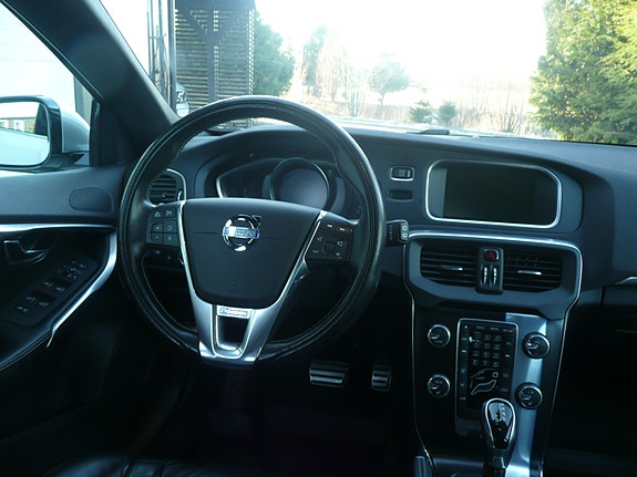 Volvo V40 14 of 30