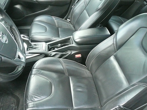 Volvo V40 8 of 30