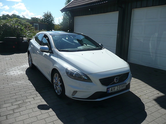 Volvo V40 21 of 30