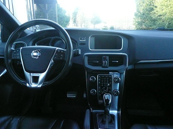 Volvo V40 15 of 30