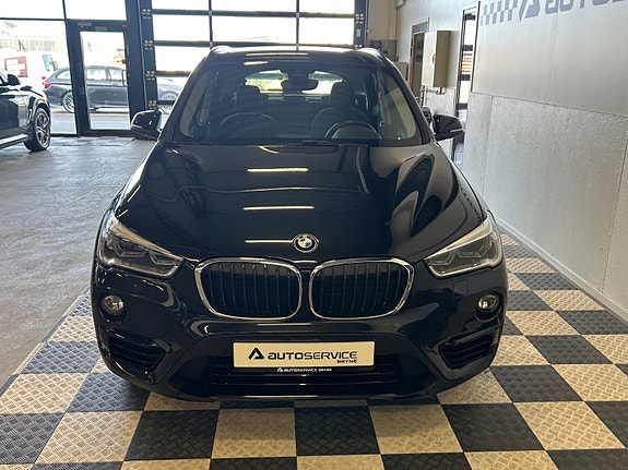 BMW X1 4 of 5