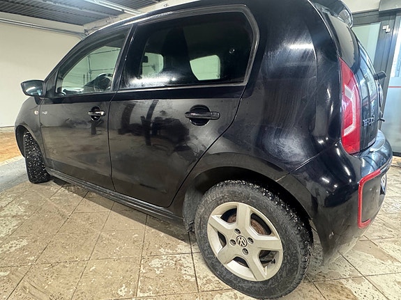 Volkswagen UP! 3 of 29
