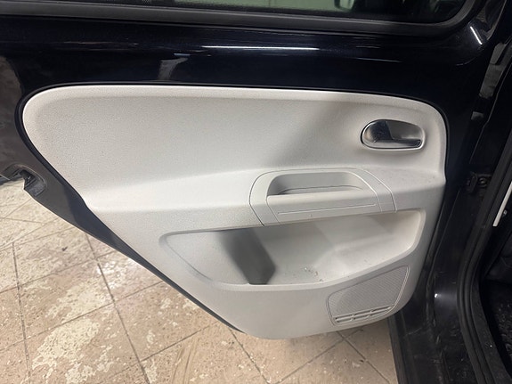 Volkswagen UP! 12 of 29