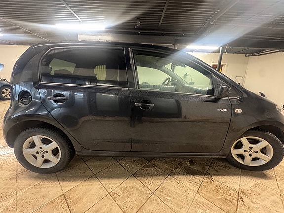 Volkswagen UP! 6 of 29