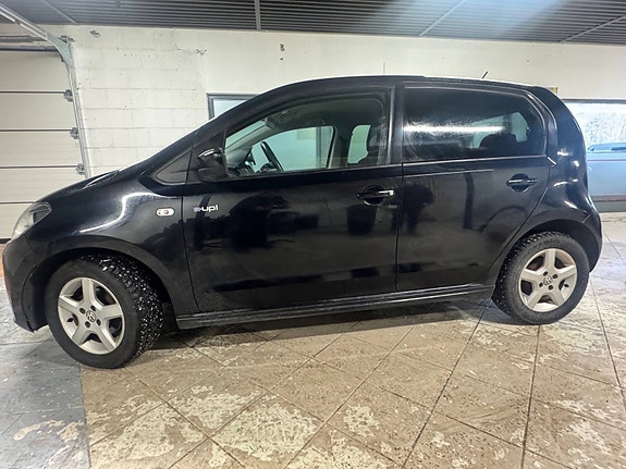 Volkswagen UP! 2 of 29