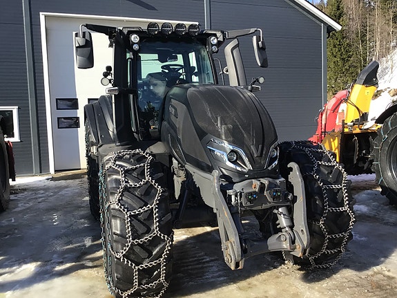 Valtra Q305 Twin Track