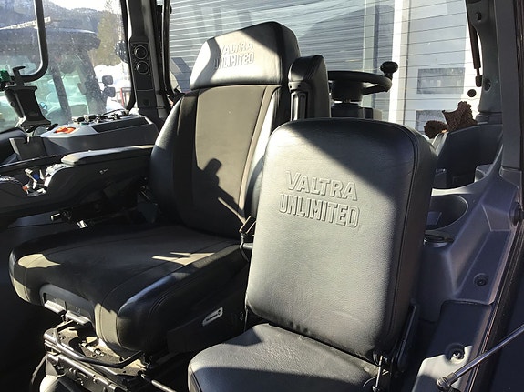 Valtra Q305 Twin Track 2024, kr 2 150 000,-