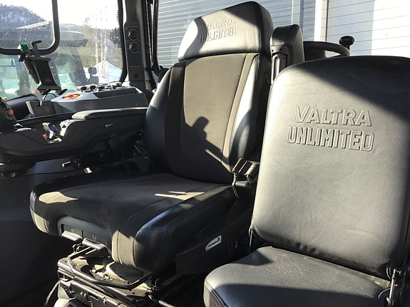 Valtra Q305 Twin Track 2024, kr 2 150 000,-