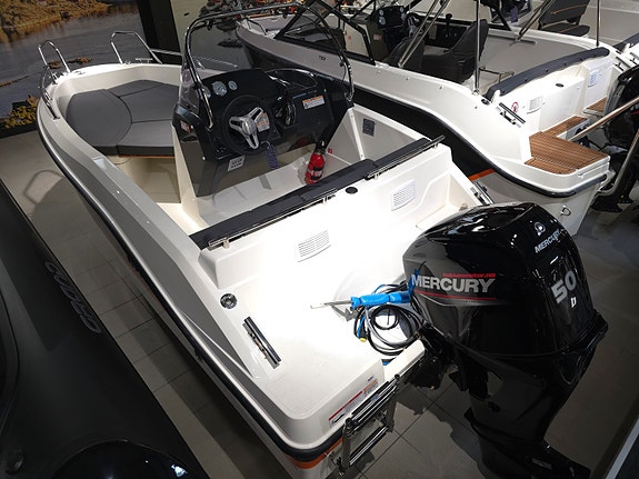 LAGERTØMMING - Uttern S45 powered by 2026 Mercury F 50 EFI - Kun 1 stk! 4 of 9