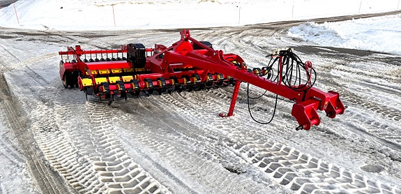 Meget fin og lite brukt Väderstad Carrier 4M med crossboard. Nye skåler