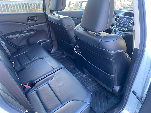 Honda CR-V 12 of 16