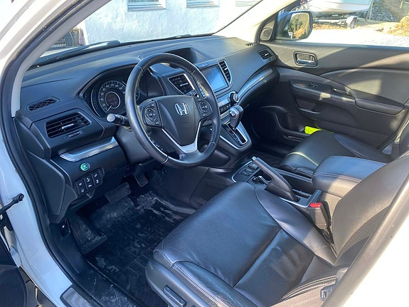 Honda CR-V 8 of 16