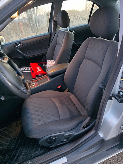 Mercedes-Benz C180 12 of 23