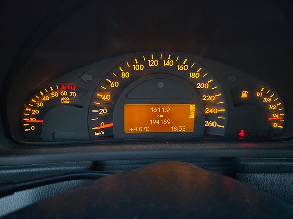 Mercedes-Benz C180 17 of 23