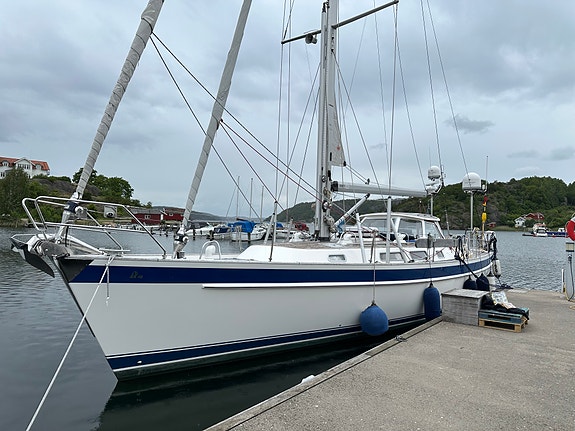 Hallberg Rassy 48 2 of 5