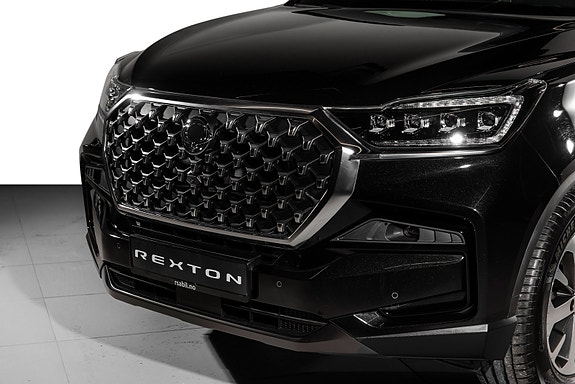 KGM Rexton 3 of 30