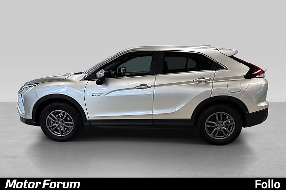 Dynamisk sidevisning med 4WD-klaring og moderne designlinjer.