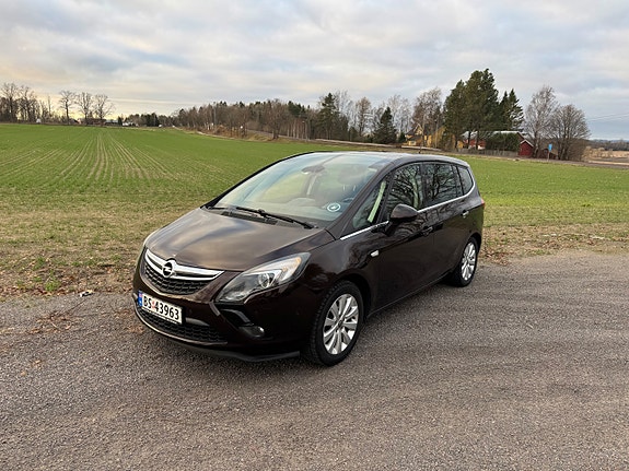 Opel Zafira Tourer 12 of 12