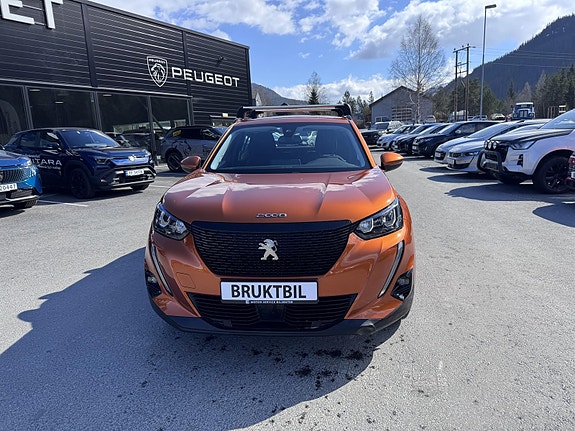 Peugeot 2008 2 of 5