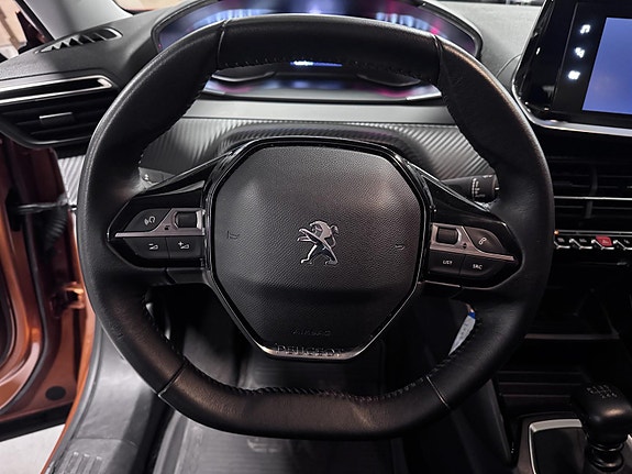 Peugeot 2008 17 of 21