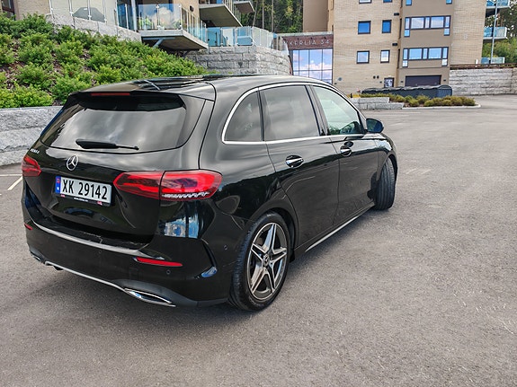 Mercedes-Benz B180 d 3 of 18