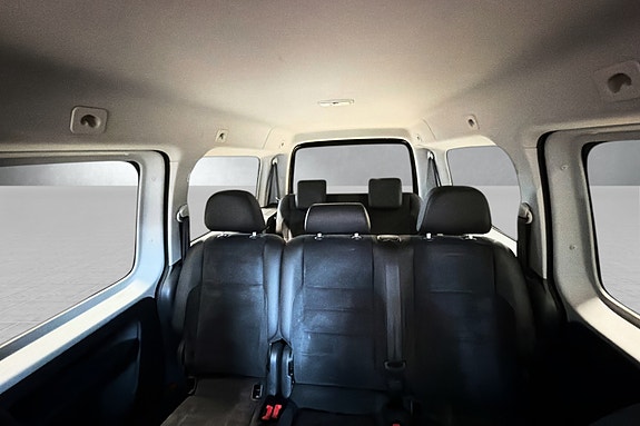 Volkswagen Caddy Maxi 29 of 30