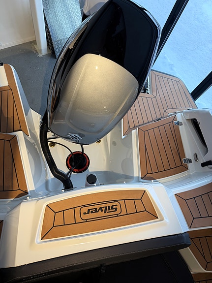 Silver Raptor DCz m/350 hk Suzuki utstillingsbåt selges til spesialrabatert pris 14 of 30
