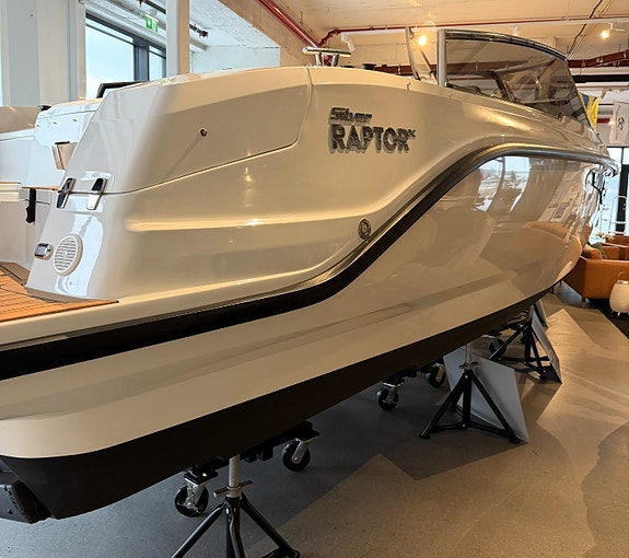 Silver Raptor DCz m/350 hk Suzuki utstillingsbåt selges til spesialrabatert pris 2 of 5
