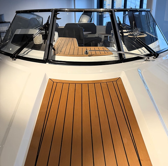 Silver Raptor DCz m/350 hk Suzuki utstillingsbåt selges til spesialrabatert pris 16 of 30