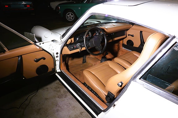Porsche 911 9 of 12