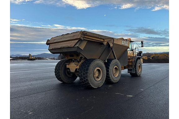 Bell B 40 D 3 of 5