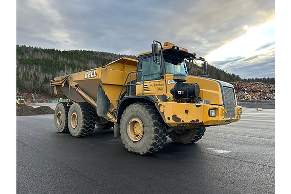 Bell B 40 D 2 of 5