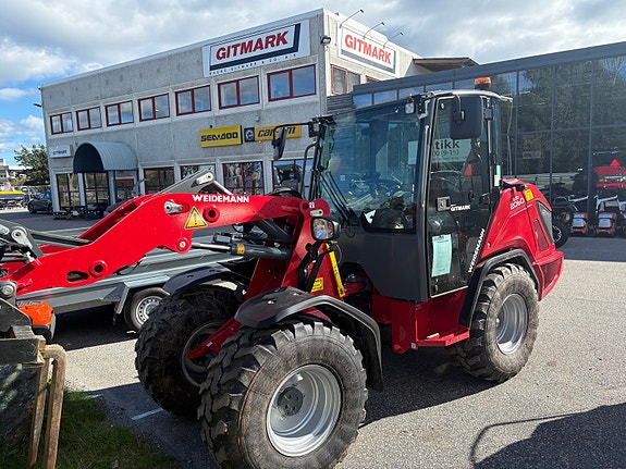 Weidemann 2060 med hytte ( DEMO MASKIN SELGES NÅ! )