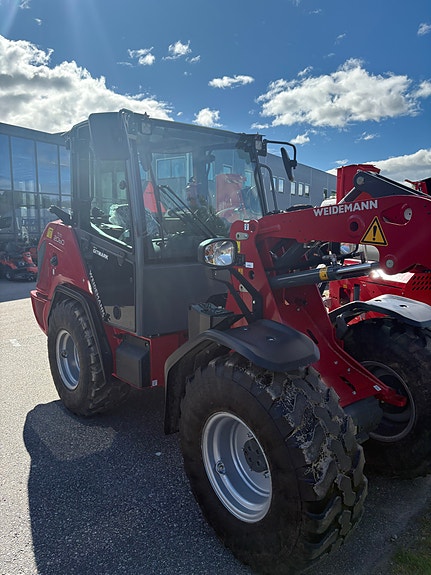 Weidemann 2060 med hytte ( DEMO MASKIN SELGES NÅ! ) 2 of 6