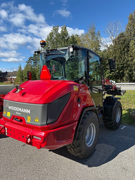 Weidemann 2060 med hytte ( DEMO MASKIN SELGES NÅ! ) 3 of 6