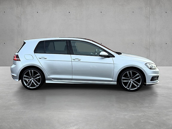 Volkswagen Golf VII 2 of 5