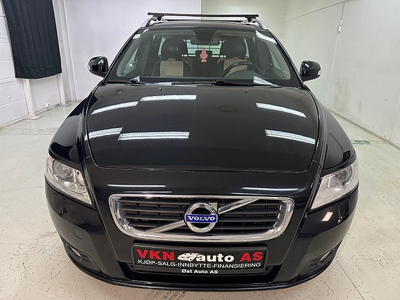 Volvo V50 4 of 5