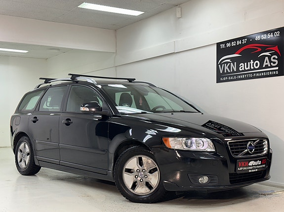 Volvo V50 2 of 5