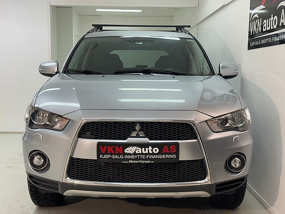 Mitsubishi Outlander 2 of 5