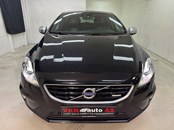 Volvo V40 4 of 5