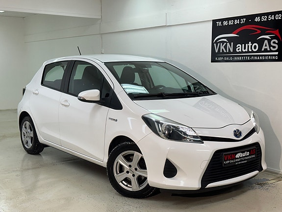 Toyota Yaris 3 of 5