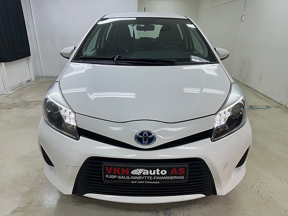 Toyota Yaris 4 of 5
