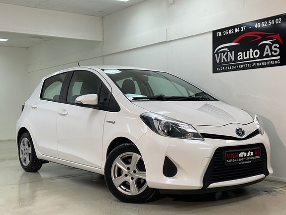 Toyota Yaris 2 of 5