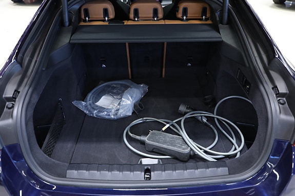 BMW i4 12 of 30